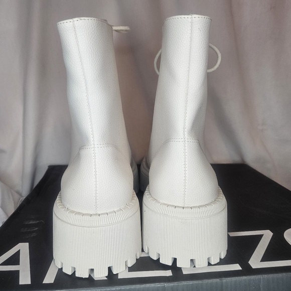 Arezzo MAYA Pull On Lug Sole Combat & Lace-Up Boots Sz 9 Retail $200 - Picture 6 of 13